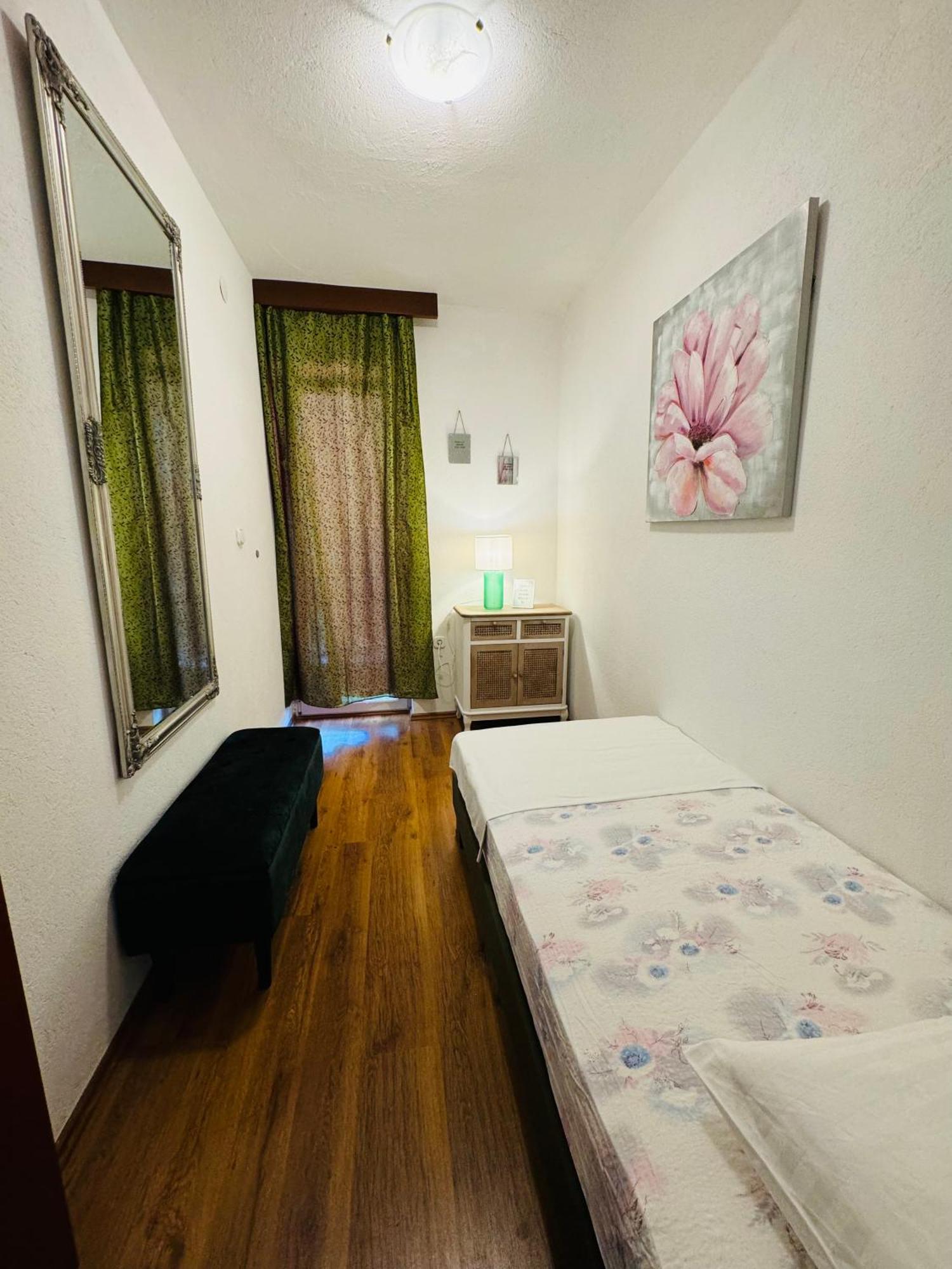 Residence Biocic Donji Okrug  Ruang foto