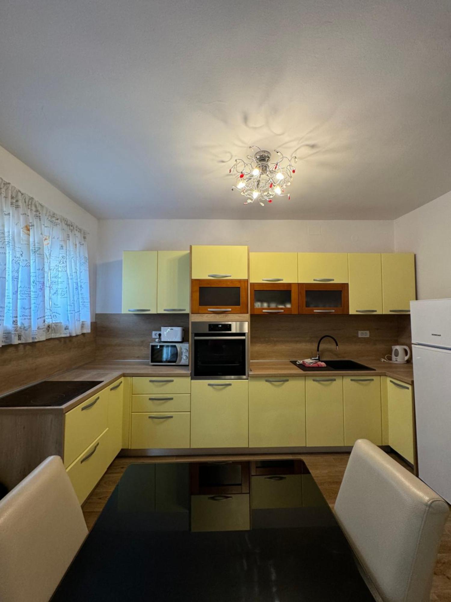 Residence Biocic Donji Okrug  Ruang foto