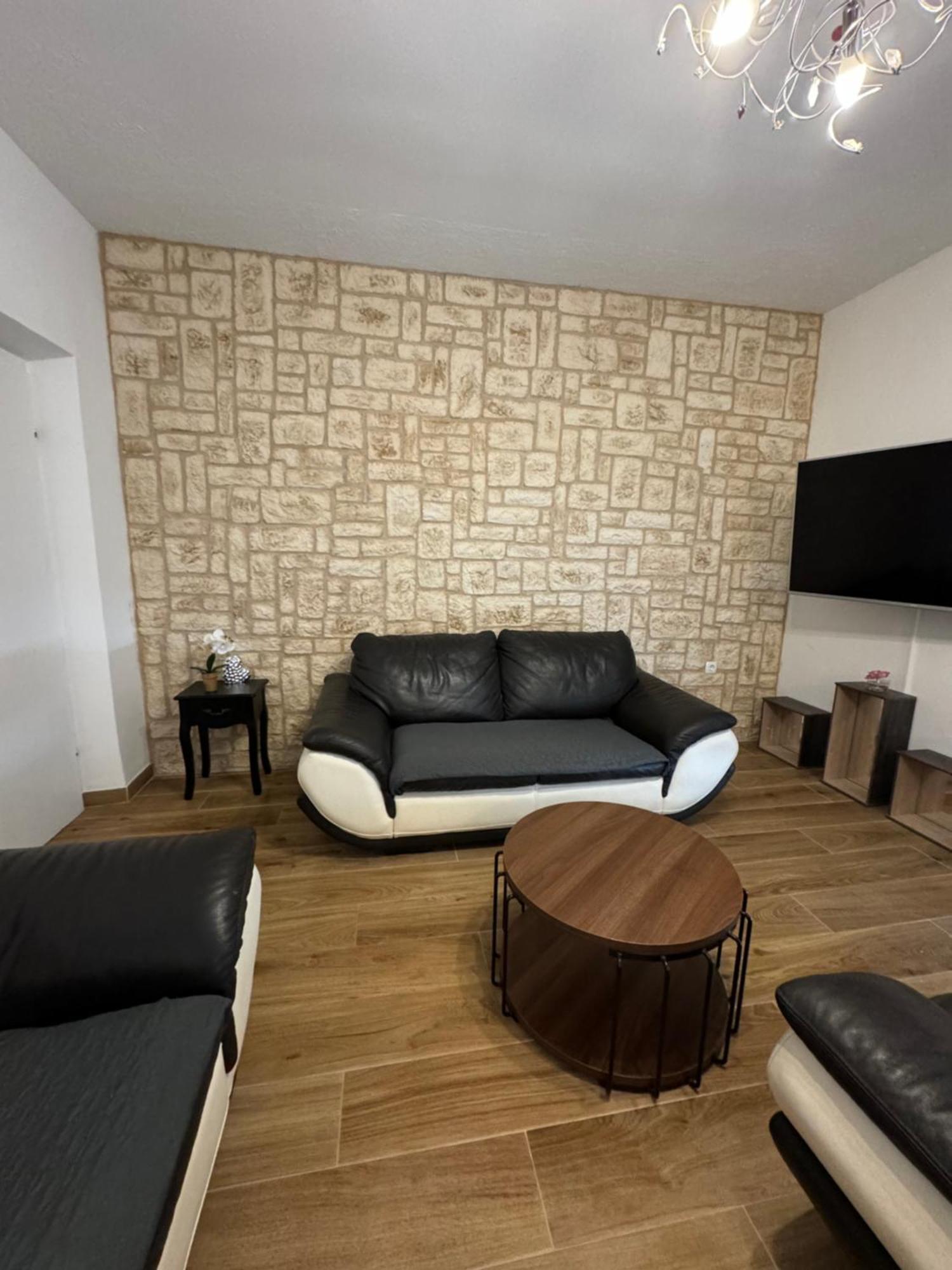 Residence Biocic Donji Okrug  Ruang foto